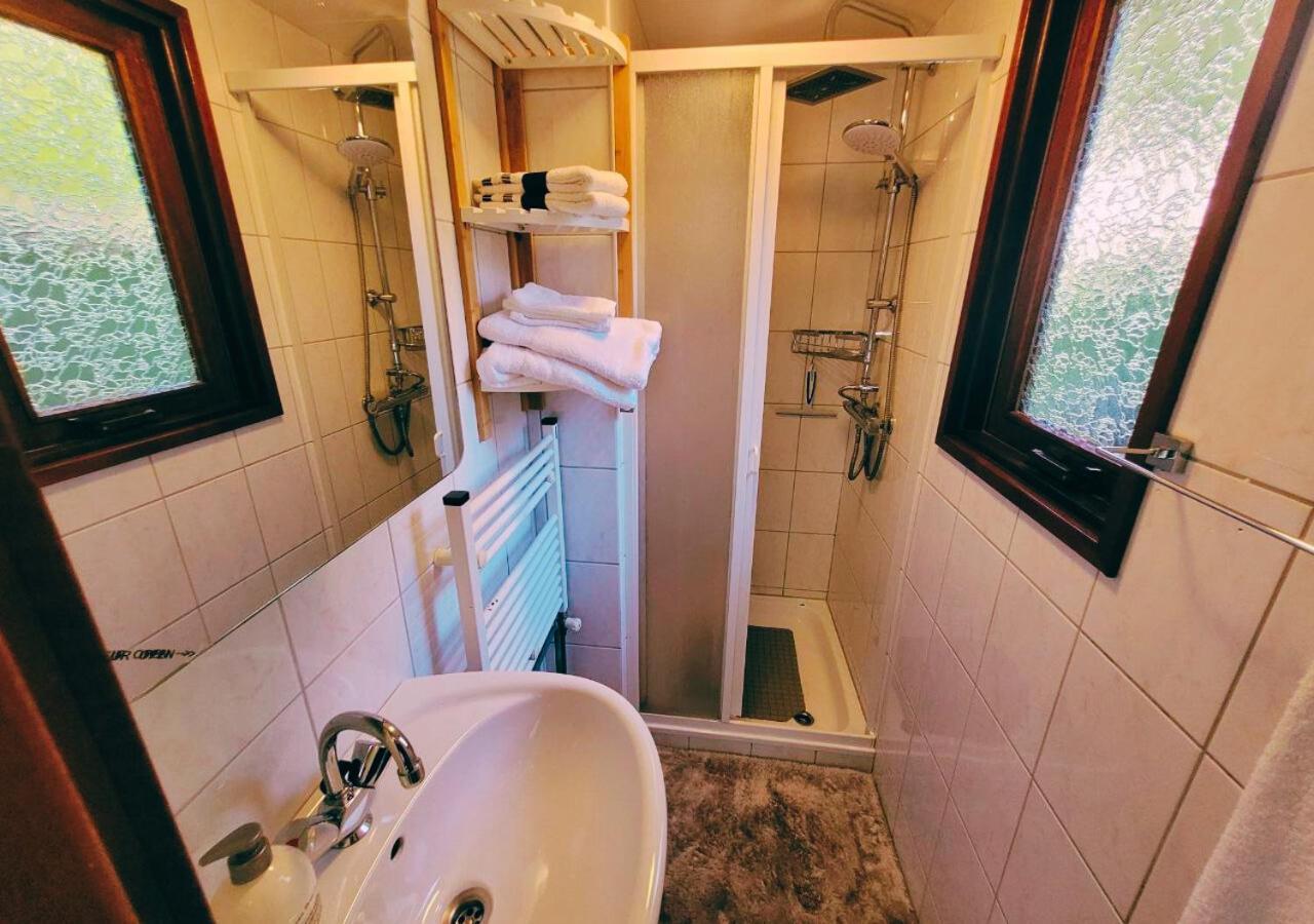 "De Jungle" Chalet Met Veranda Op Ijsselheide Hattemerbroek Veluwe Ngoại thất bức ảnh
